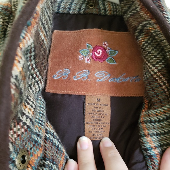 Vest - Picture 3 of 3